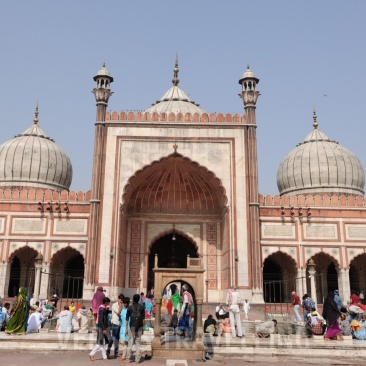The architecture of the Mughal empire and Diwali festival